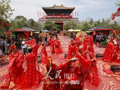 �����_�⣺�����Ϻӈ@�e�д���ʢ����Y